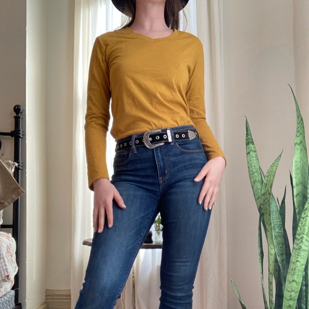 Mustard Yellow Long Sleeve Tee 🌻